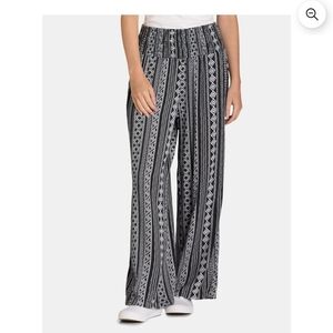 CATO size Large Wide Leg Pull On Pants Geometric Boho Southwestern Black White